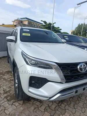 Toyota Fortuner 2023 White