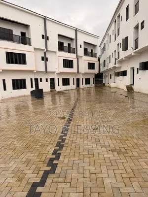 5bdrm House in Kaura for sale
