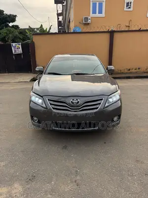 Toyota Camry XLE 4dr Sedan (2.4L 4cyl 5A) 2009 Gray