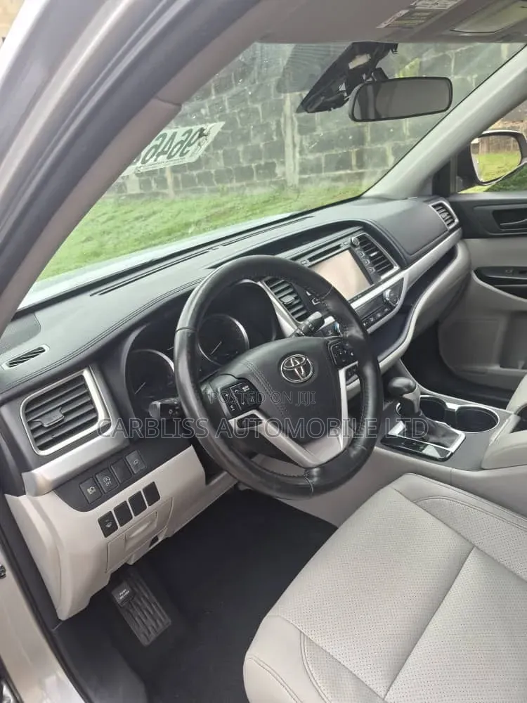 Toyota Highlander 2017 Silver