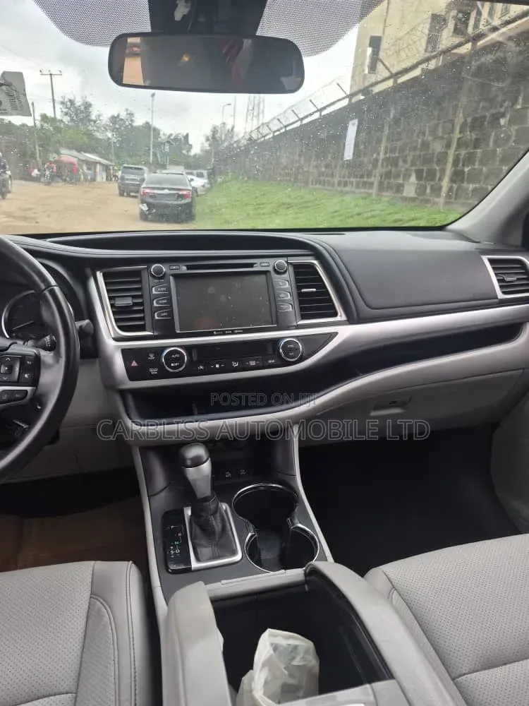 Toyota Highlander 2017 Silver