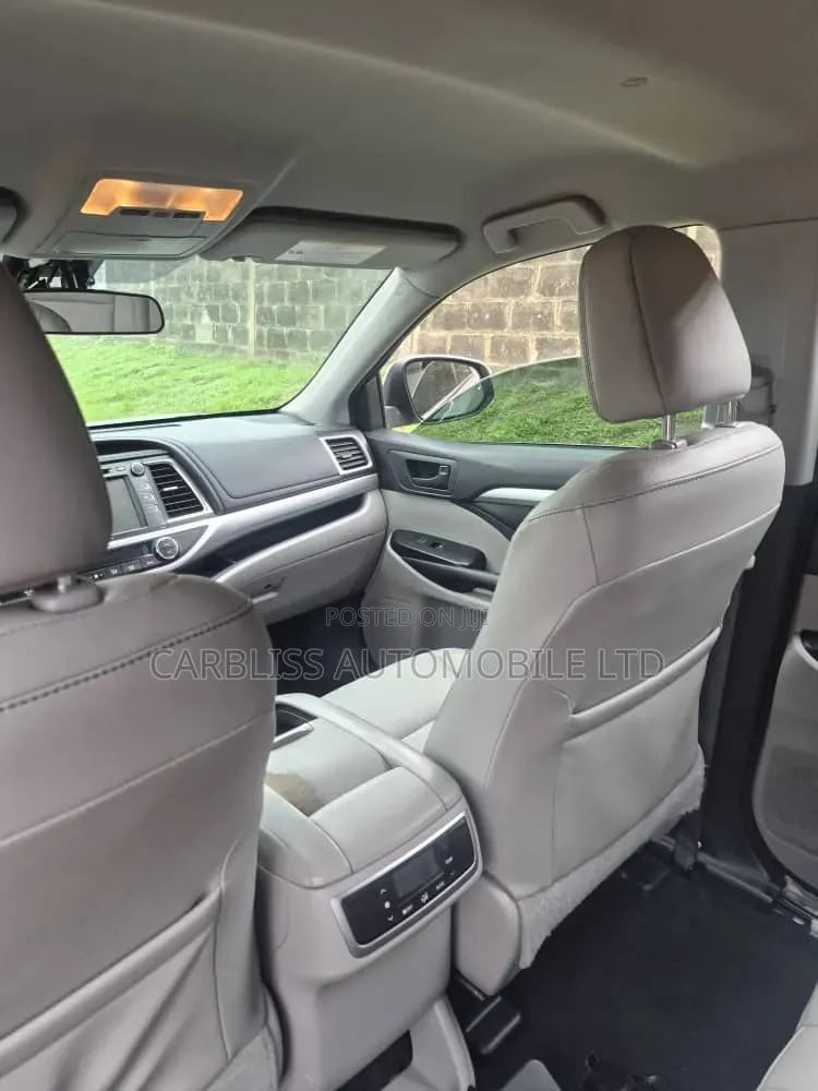 Toyota Highlander 2017 Silver