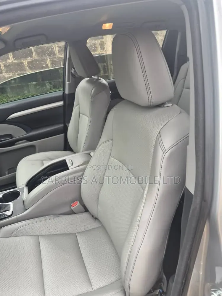 Toyota Highlander 2017 Silver
