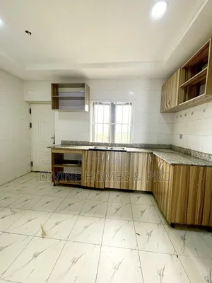 2bdrm Block of Flats in Nigeria Ghana School, Life Camp for rent