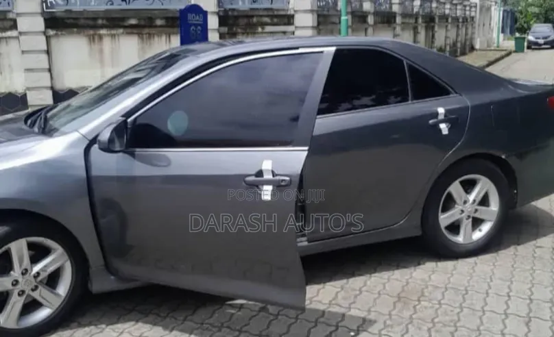 Toyota Camry 2014 Gray