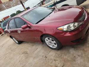 Toyota Camry LE 4dr Sedan (2.4L 4cyl 5A) 2005 Red