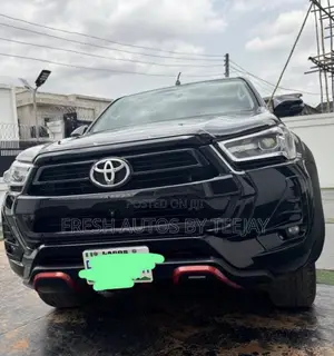 Toyota Hilux 2024 Black