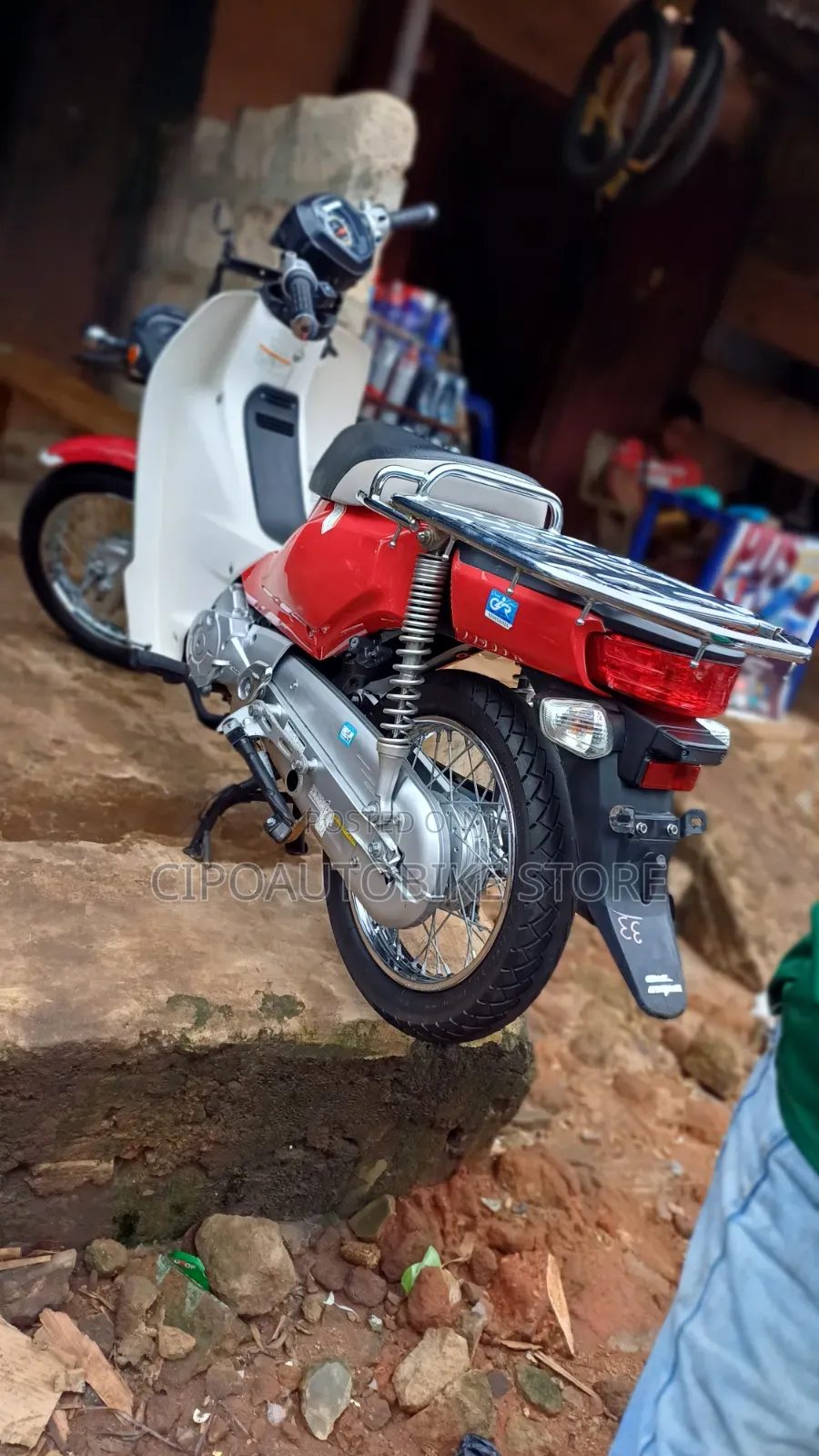 Honda CB 2018 Red