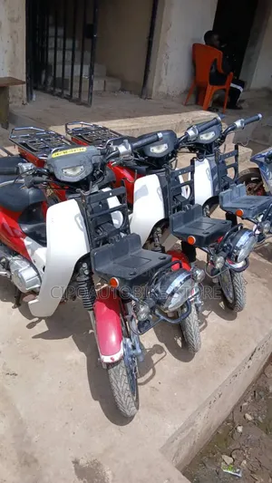 Honda CB 2018 Red