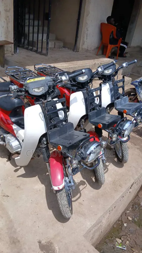 Honda CB 2018 Red