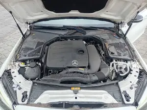Mercedes-Benz C300 2019 White