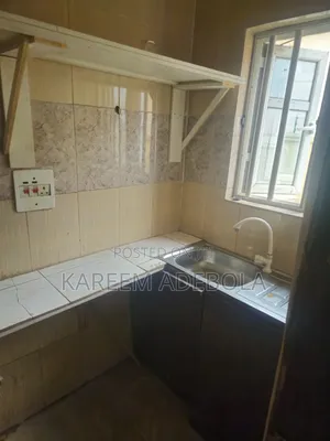 1bdrm Block of Flats in United Estate, Yakoyo/Alagbole for rent