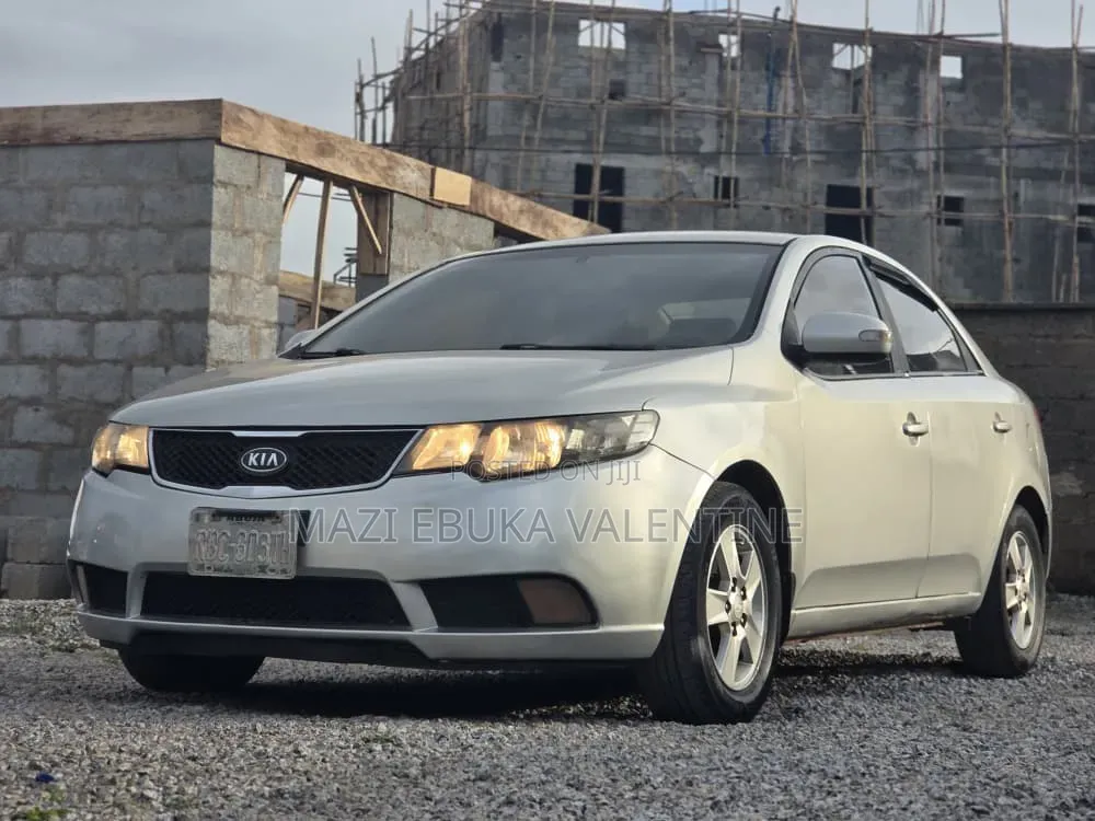 Kia Cerato 2011 Silver