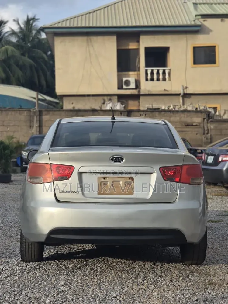 Kia Cerato 2011 Silver