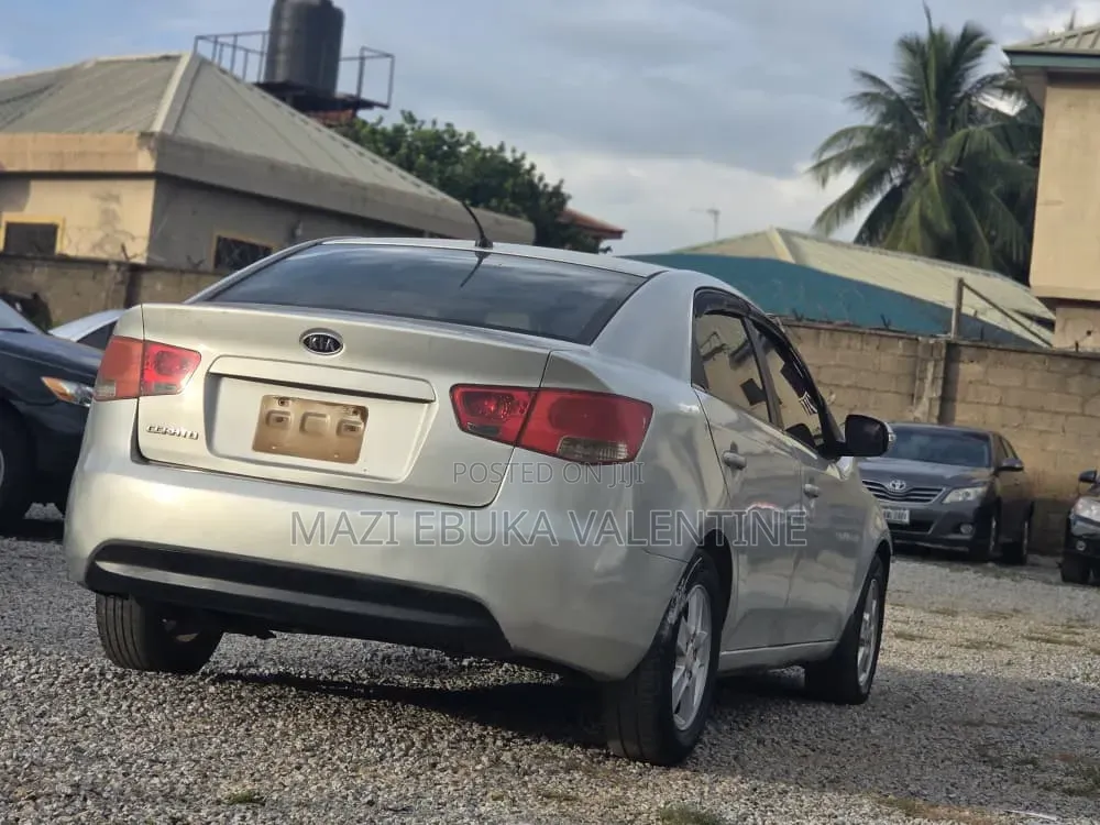 Kia Cerato 2011 Silver