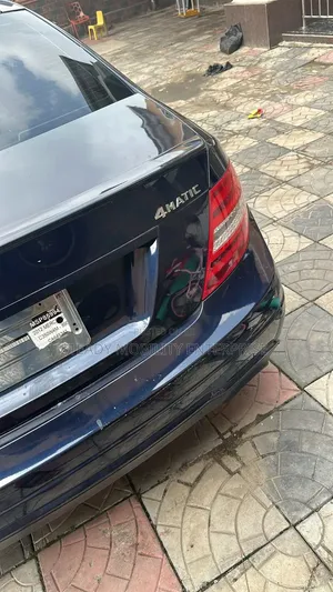 Mercedes-Benz C300 2013 Blue