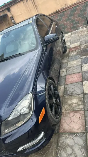 Mercedes-Benz C300 2013 Blue