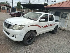 Toyota Hilux 2009 White