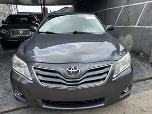 Toyota Camry LE 4dr Sedan (2.5L 4cyl 6A) 2011 Gray