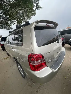 Toyota Highlander 2004 Gold