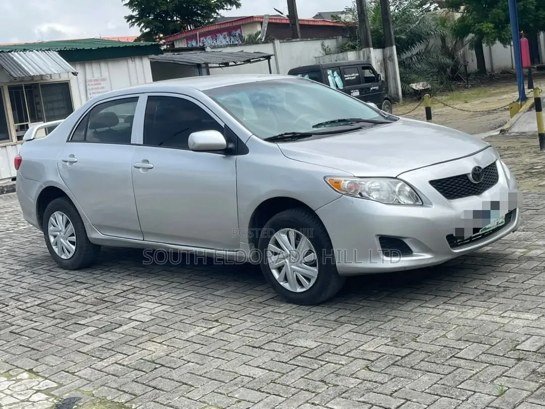 Toyota Corolla 2011 Silver