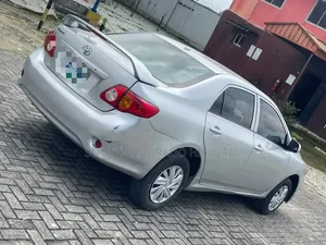 Toyota Corolla 2011 Silver
