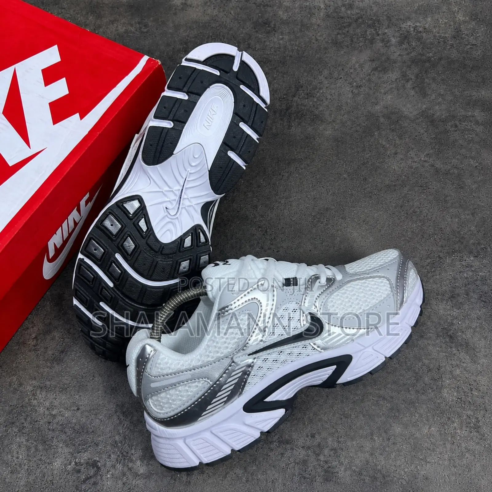 Original Nike V5 Runner Metallic Silver White Black