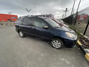 Toyota Sienna LE AWD (3.3L V6 5A) 2004 Blue