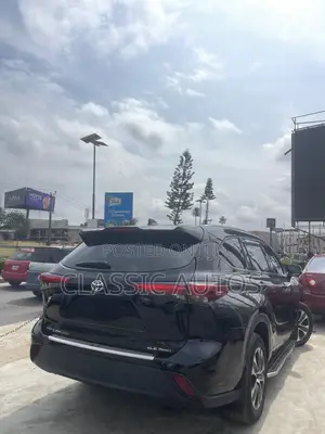Toyota Highlander 2022 Black