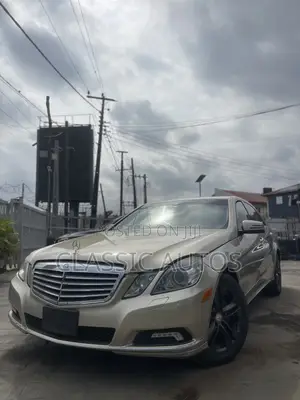 Mercedes-Benz E350 2010 Gold