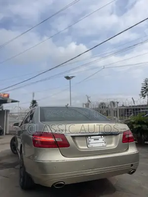 Mercedes-Benz E350 2010 Gold