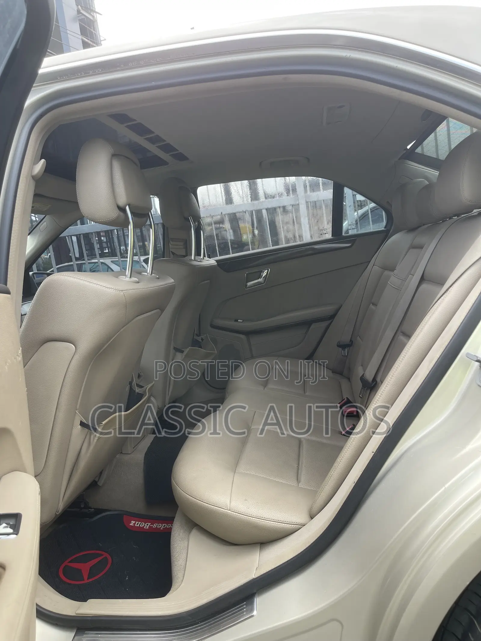 Mercedes-Benz E350 2010 Gold