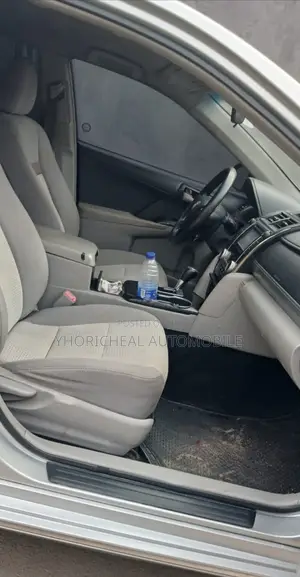 Toyota Camry LE 4dr Sedan (2.5L 4cyl 6A) 2013 Silver