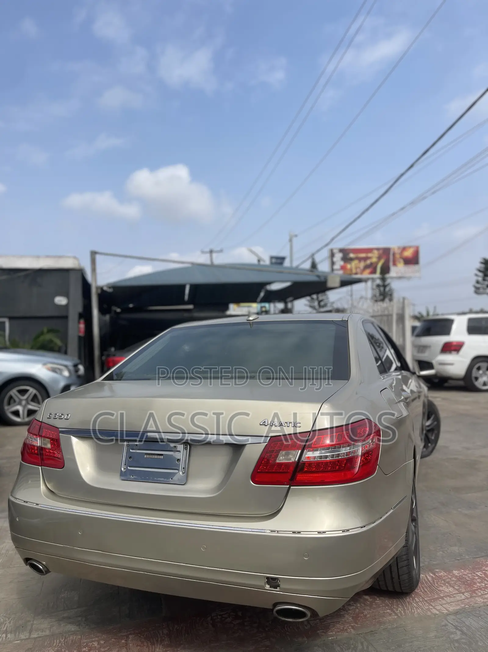 Mercedes-Benz E350 2010 Gold