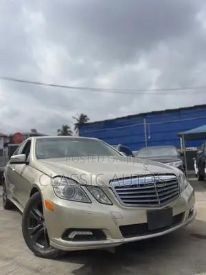 Mercedes-Benz E350 2010 Gold