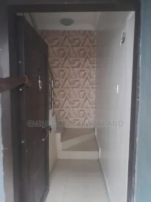 3bdrm Apartment in Osapa london for rent