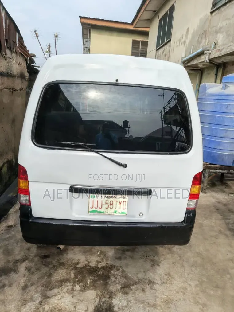 Suzuki APV Minibus 2010 White