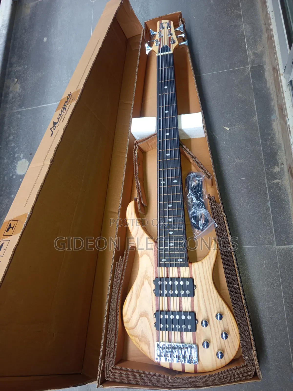 Magna 6 Strings Bass Guitar