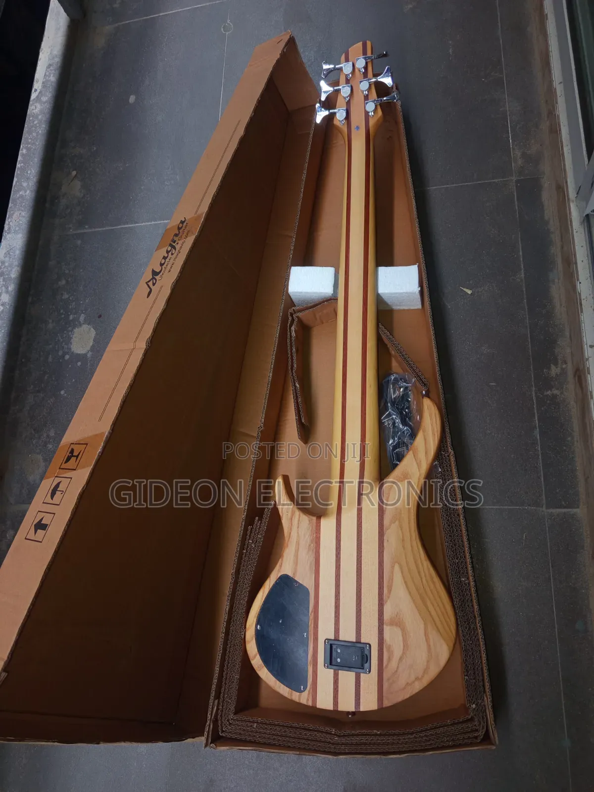 Magna 6 Strings Bass Guitar