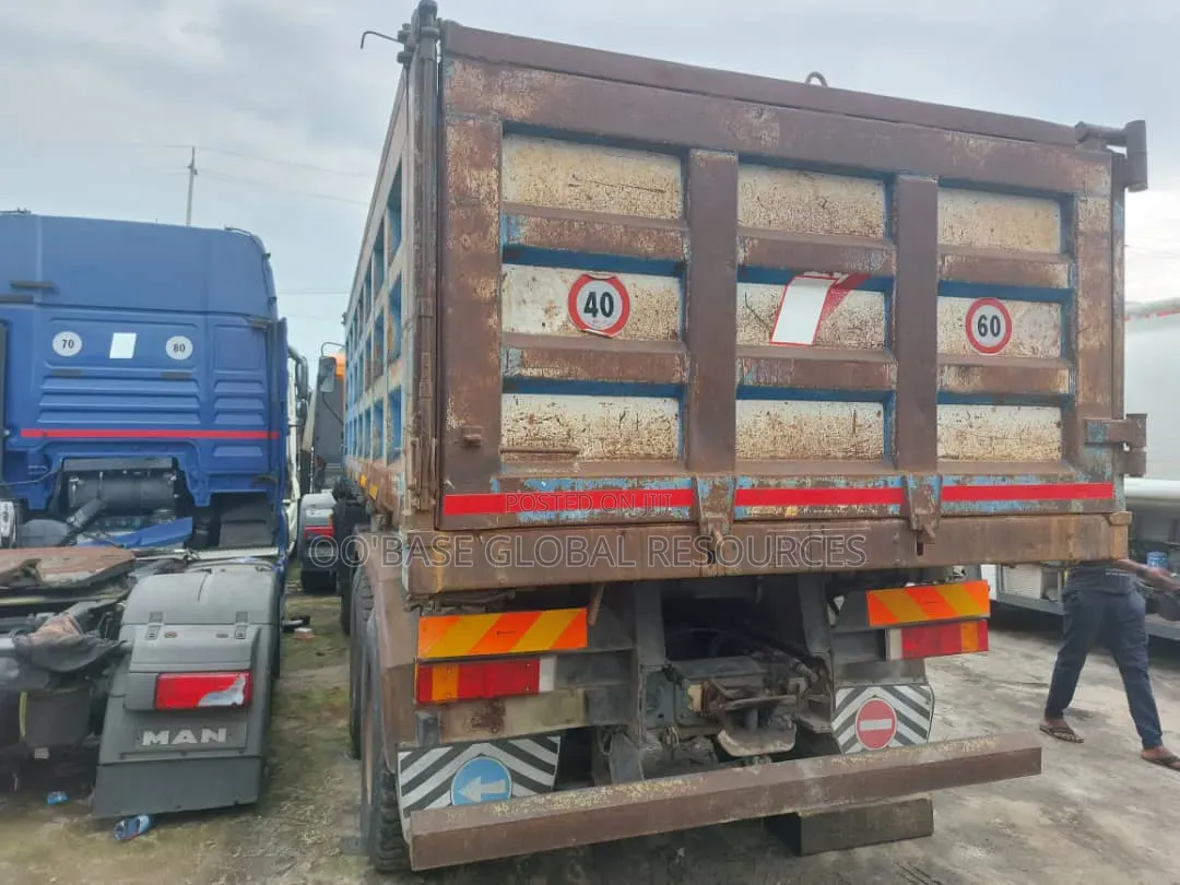 Man 30tons Tiper