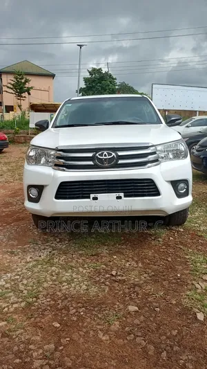 Toyota Hilux 2012 White