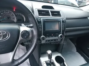 Toyota Camry 2014 Silver