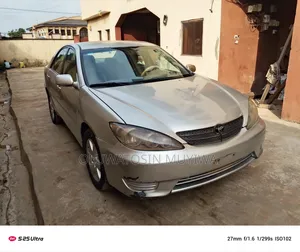 Toyota Camry 2004 Silver