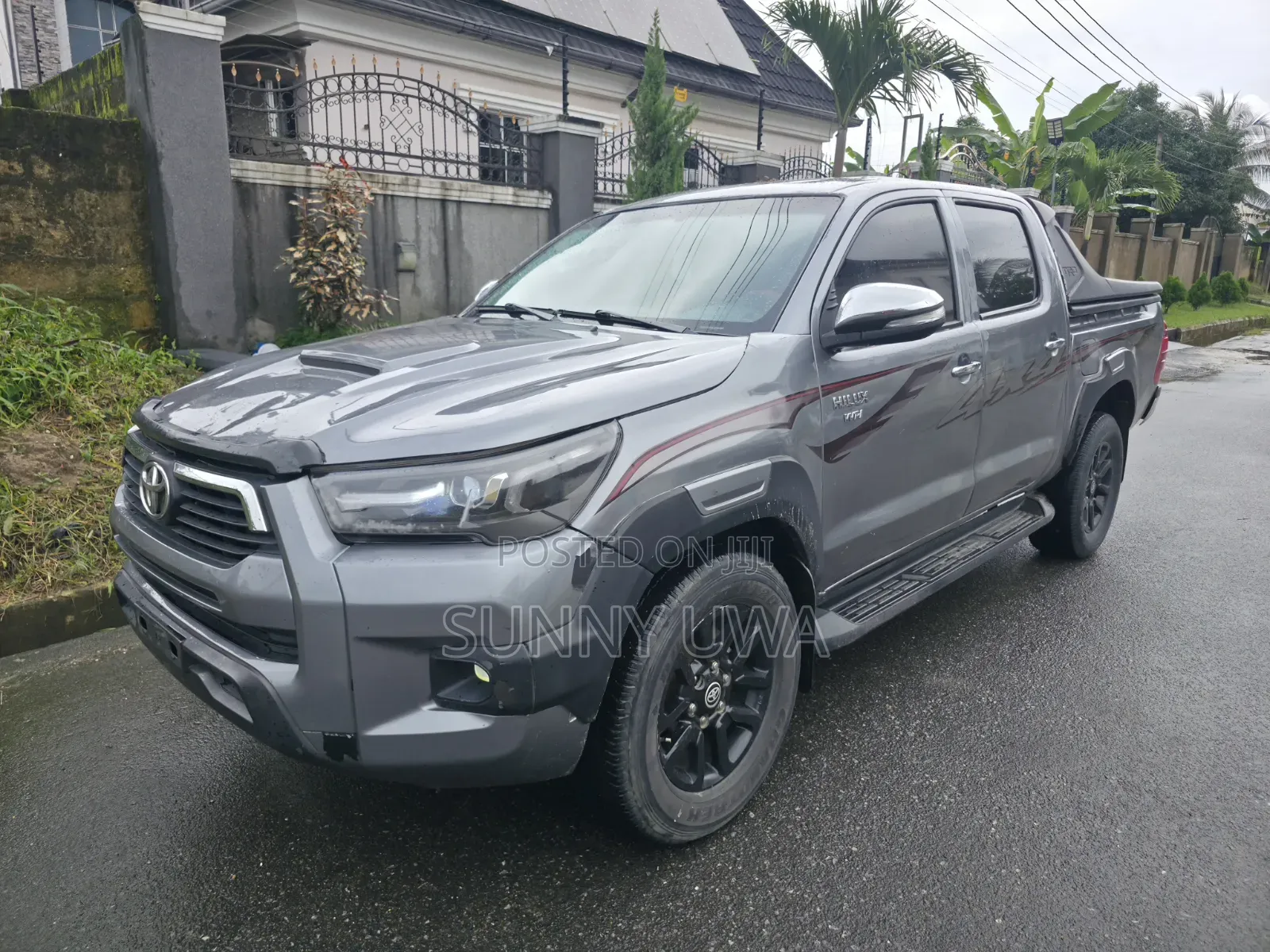 Toyota Hilux 2012 Gray