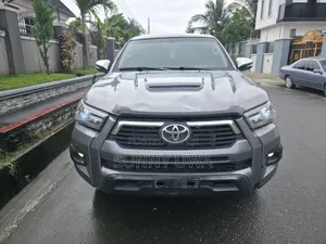 Toyota Hilux 2012 Gray