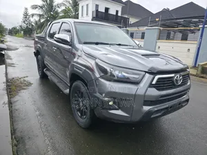 Toyota Hilux 2012 Gray