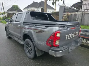 Toyota Hilux 2012 Gray
