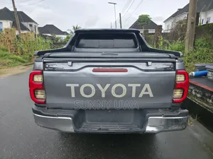 Toyota Hilux 2012 Gray