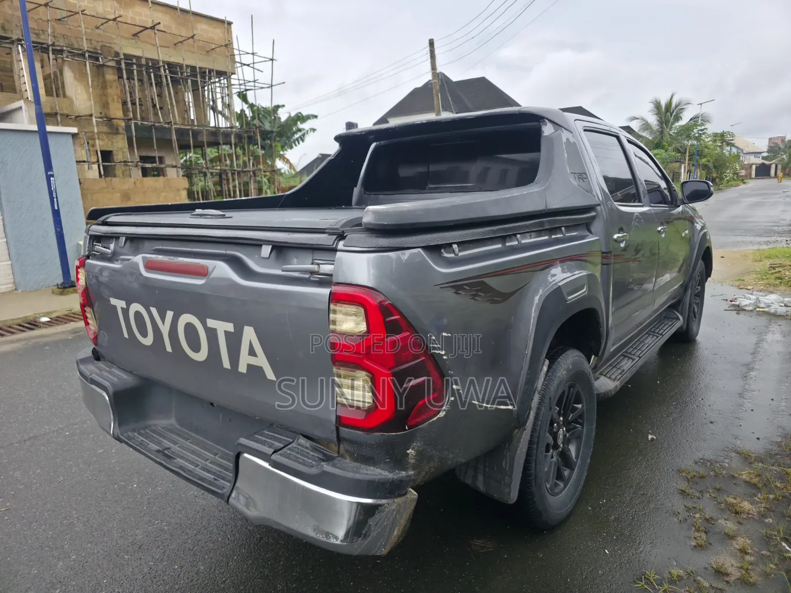 Toyota Hilux 2012 Gray
