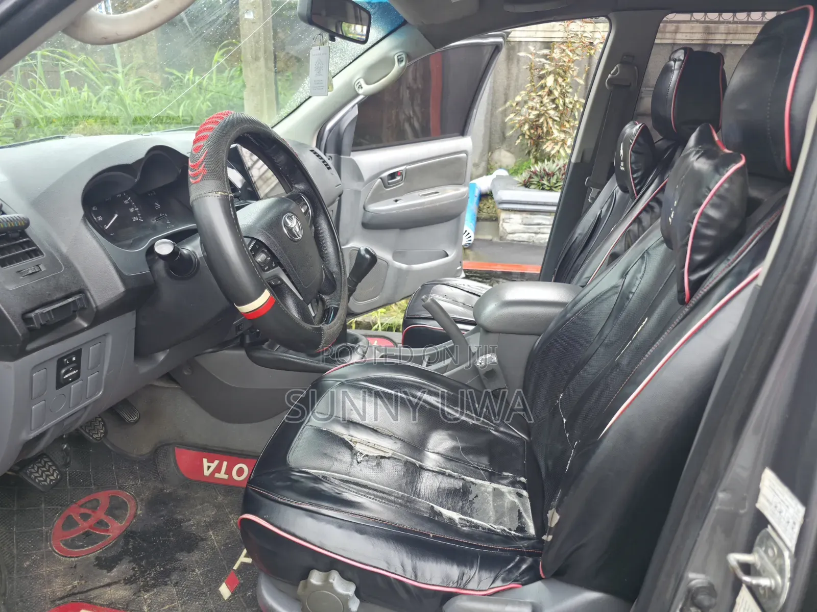 Toyota Hilux 2012 Gray